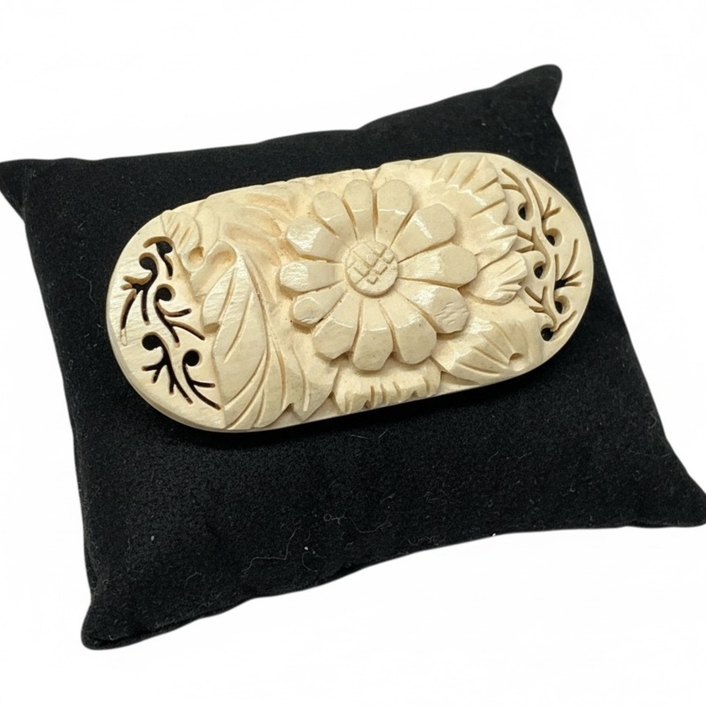 Vintage Hand Carved Bone Floral Brooch Chinese Export Pierced Oval Pin